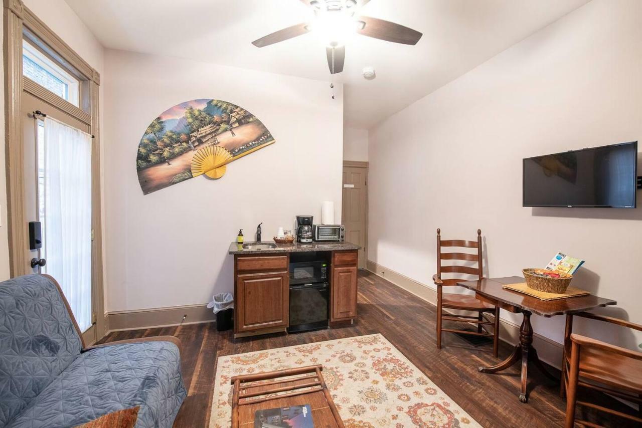 Cozy Hideaway In The Heart Of Lancaster 아파트 외부 사진